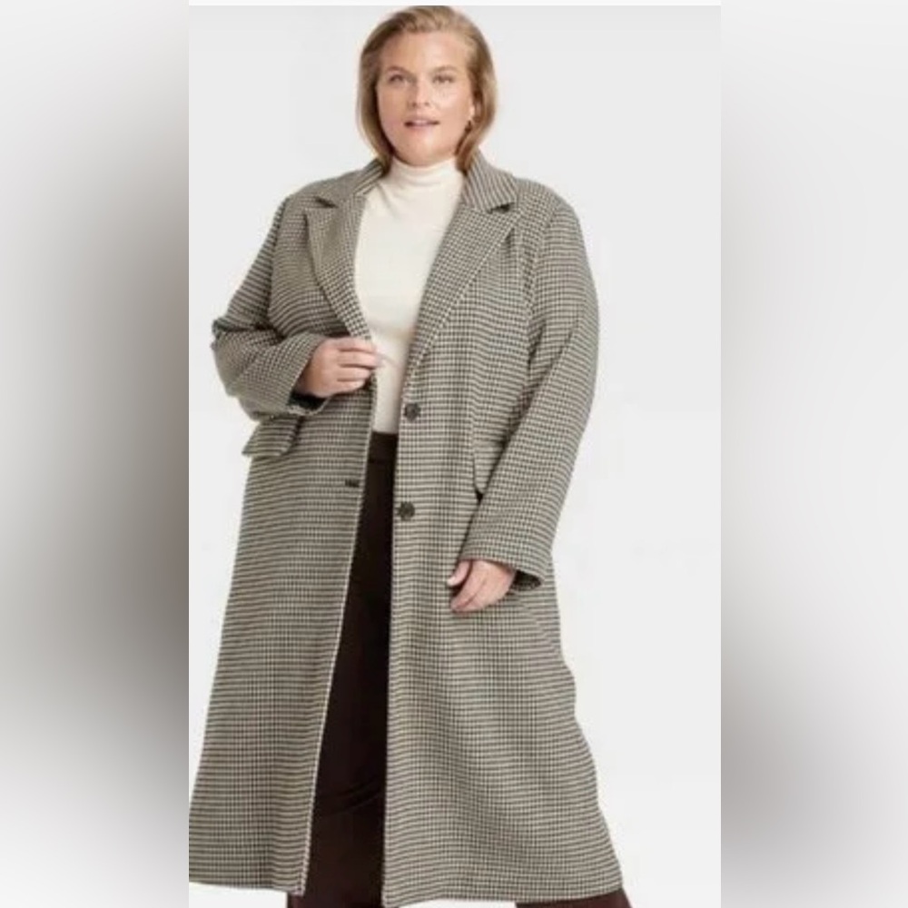 Houndstooth trench. Brand new (without tags) Never worn.
Women’s size L
